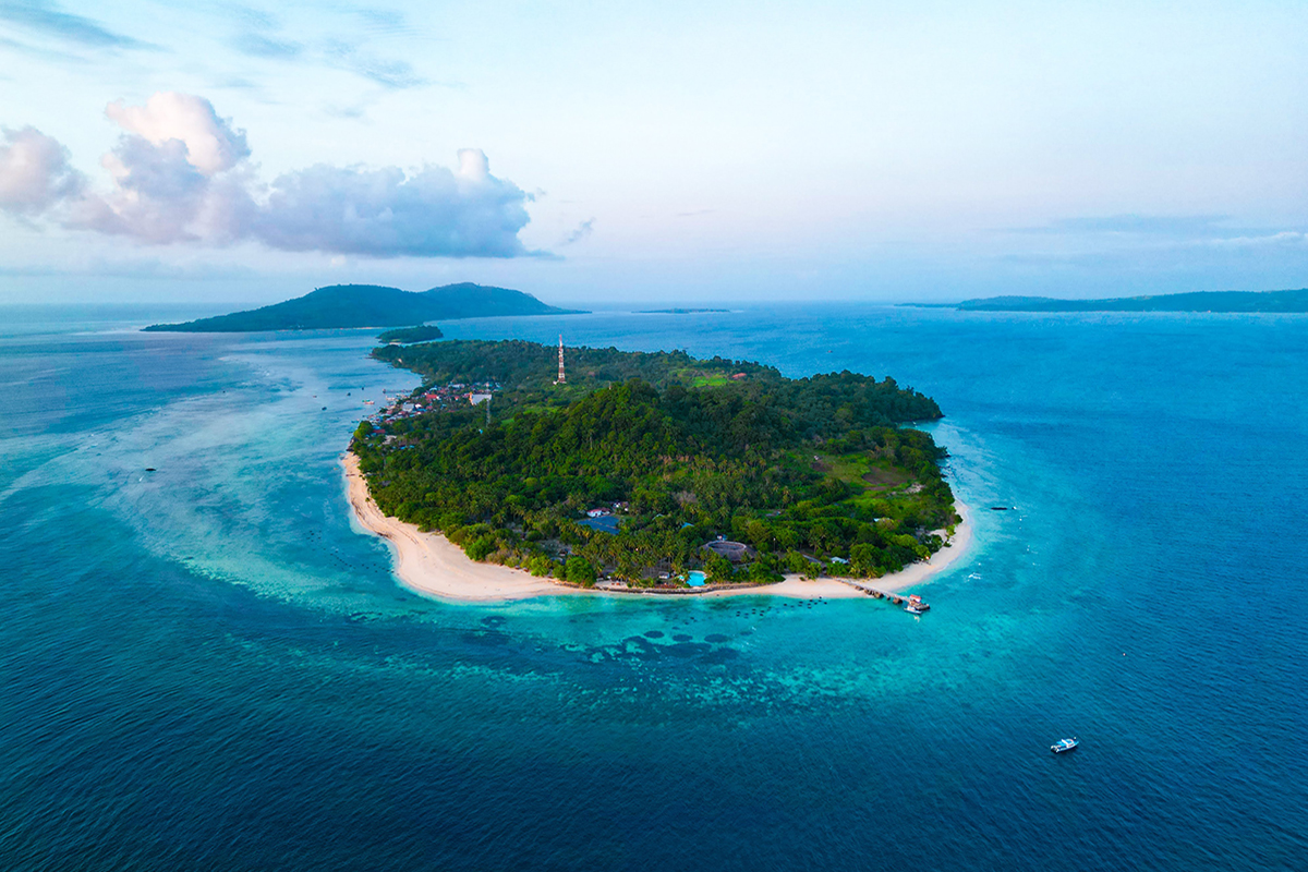 Eco-Conscious Traveler at Gangga Island